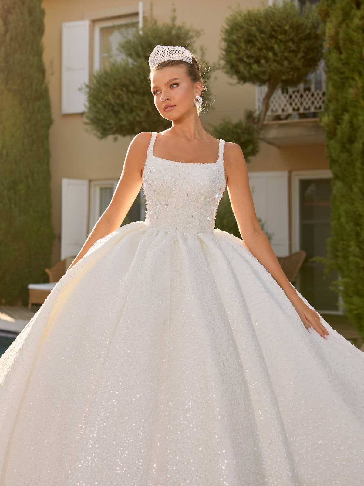 Simple Elegant Classic Square Neck Summer Wedding Gown Dress 40 Simple Elegant Classic Square Neck Summer Wedding Gown Dress 40