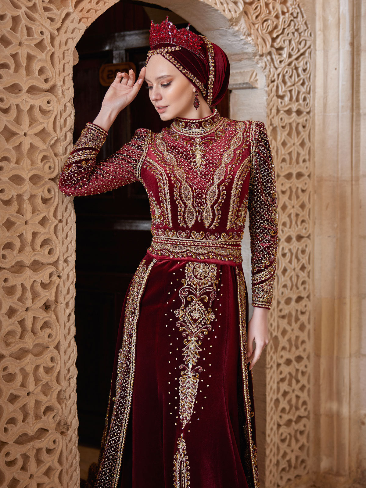 Burgundy Velvet Gold Lace Apllique Beaded Muslim Wedding Kaftan Gown 38