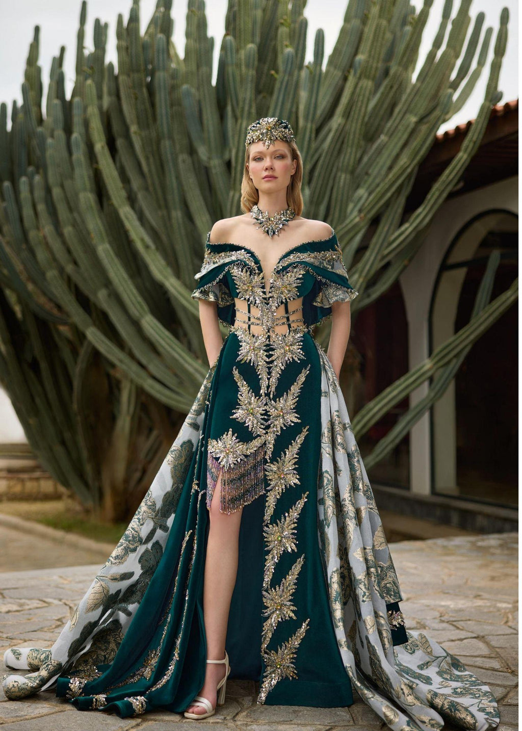 Green Velvet Mermaid Henna Party Dress with Gold Lace