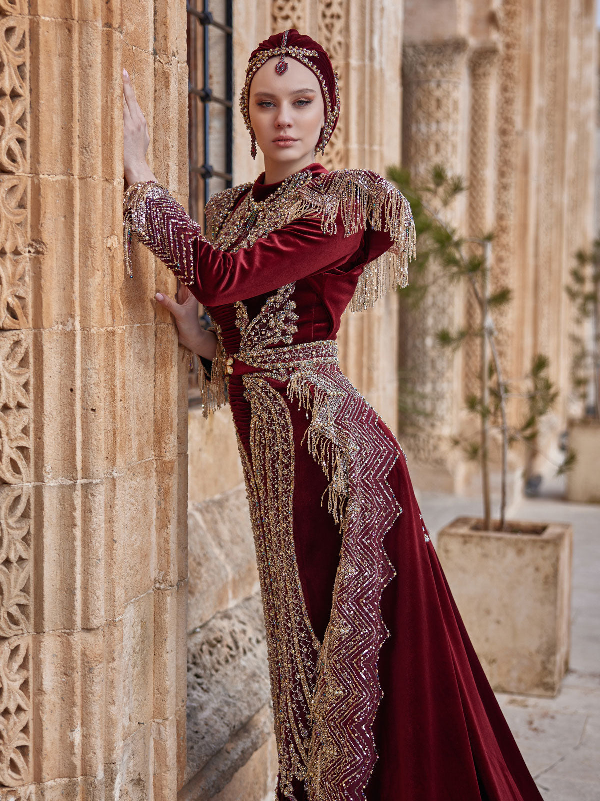 buy Islamic Women Fitted Mermaid Velvet Henna Party Kaftan Dress With Detachable Train for bride of the mother online party gowns store