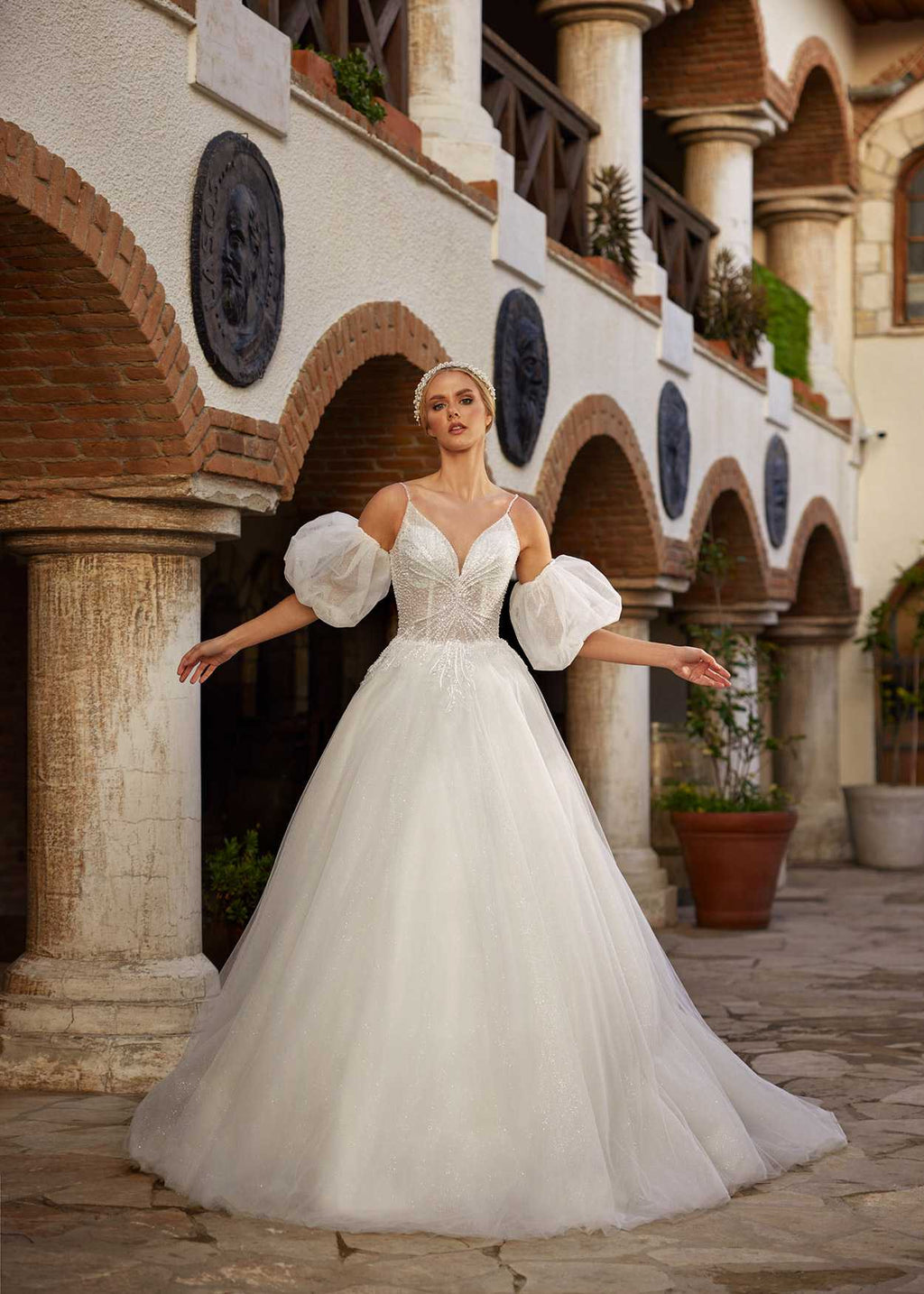 Classy V Neck Puff Movable Sleeve A Line Summer Beach Bridal Gown 40