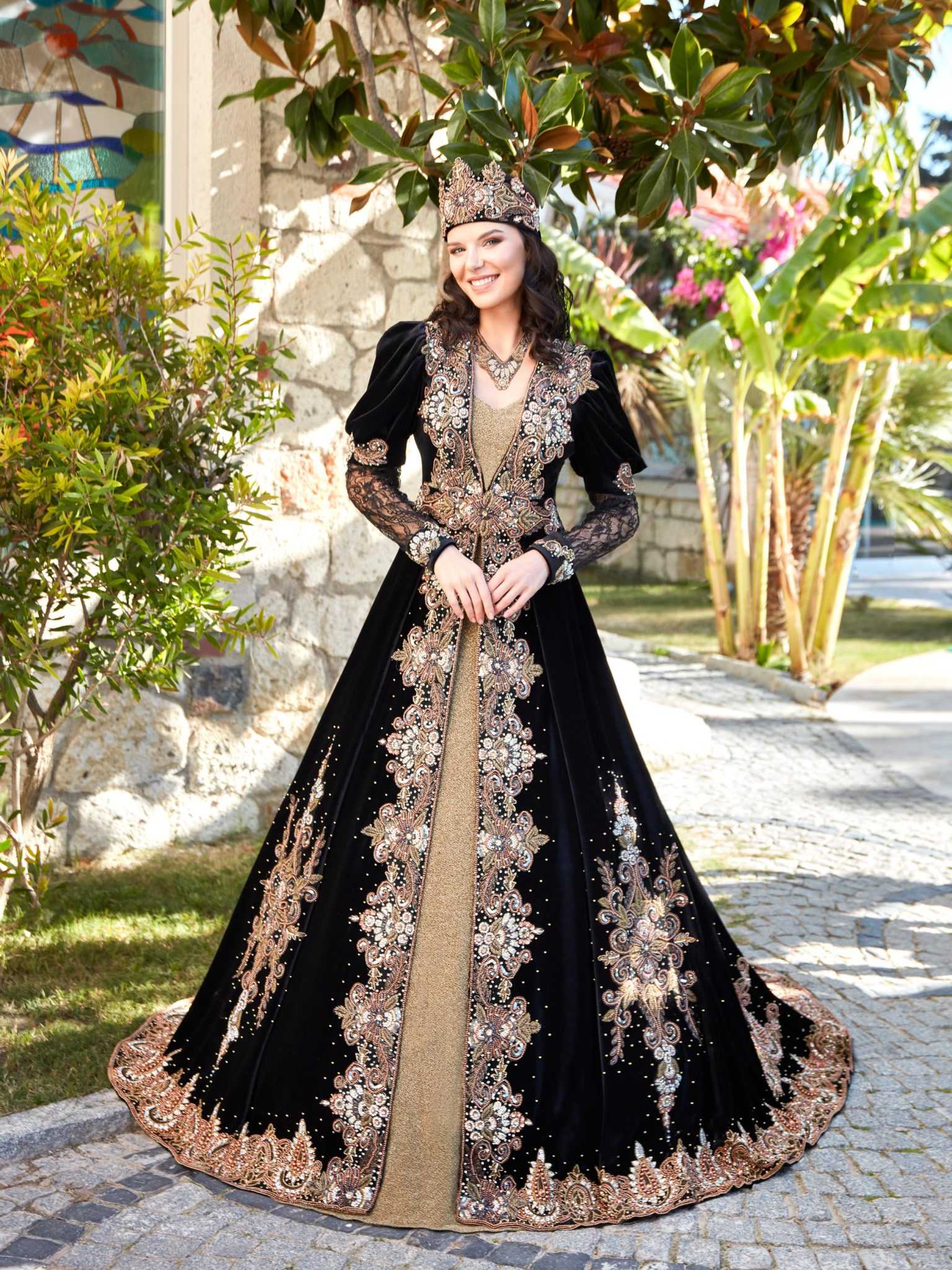 Buy Black Wedding Dress,ballgown Wedding Dress, Gothic Wedding Dress, Black  Bridal Gown, V Neckline Wedding Dress, Lace Wedding Dress Online in India -  Etsy