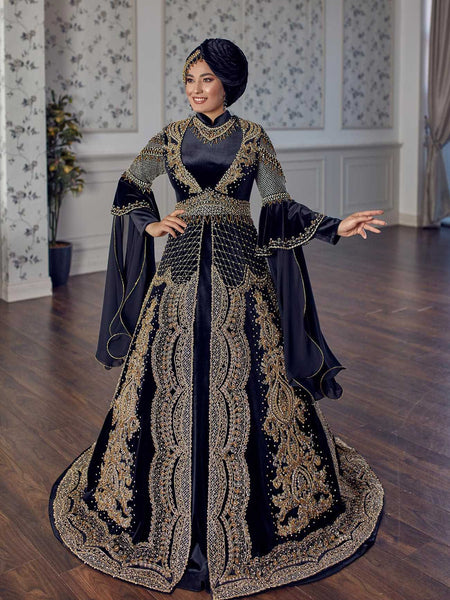 Modest but Make it Stylish: Muslim Bride Redefines Royalty in Stunning Wedding  Dress - Legit.ng