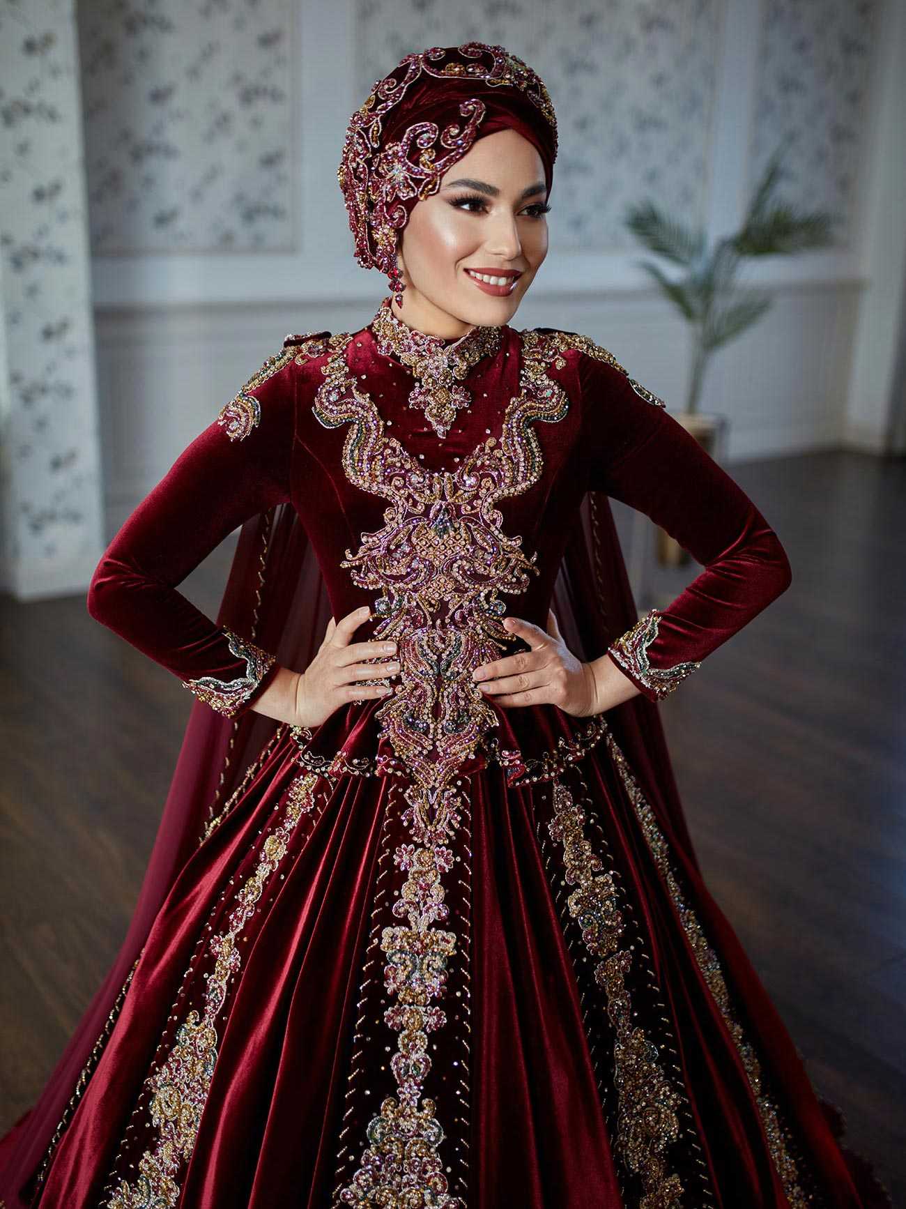 Maroon Cape floor lenght long sleeve heavily Embroidery Henna Wedding caftan Dress for women online (3)