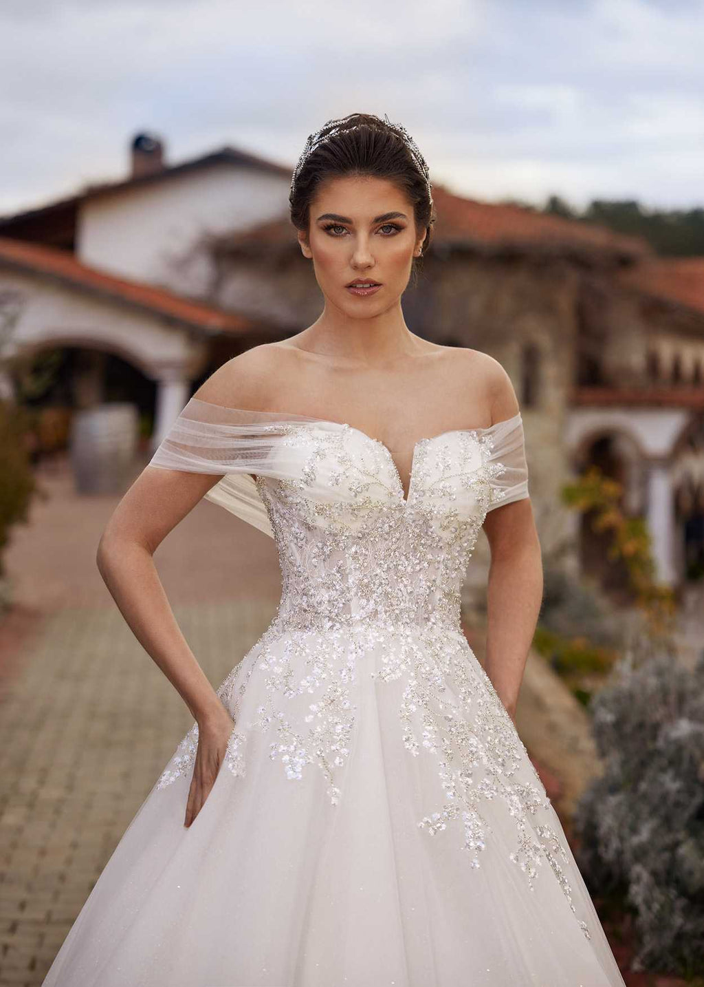 Chic Strapless Boho Floral Lace Romantic Summer Wedding Dress Chapel Train 38