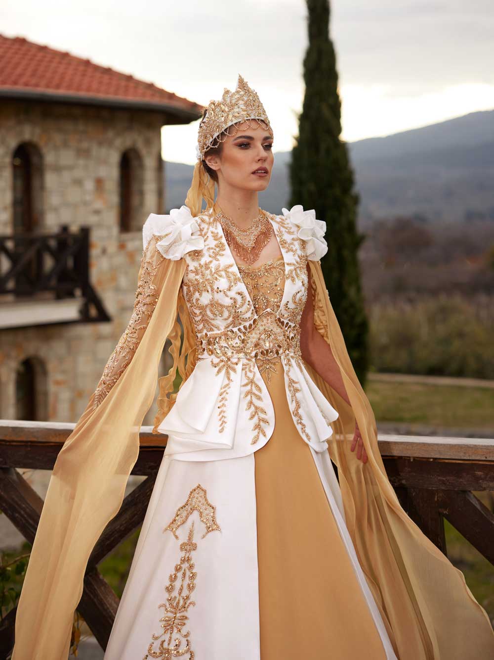 White Moroccan Dubai Caftan Gold Sequin Henna Farasha Kaftan Gown Dress (3)544