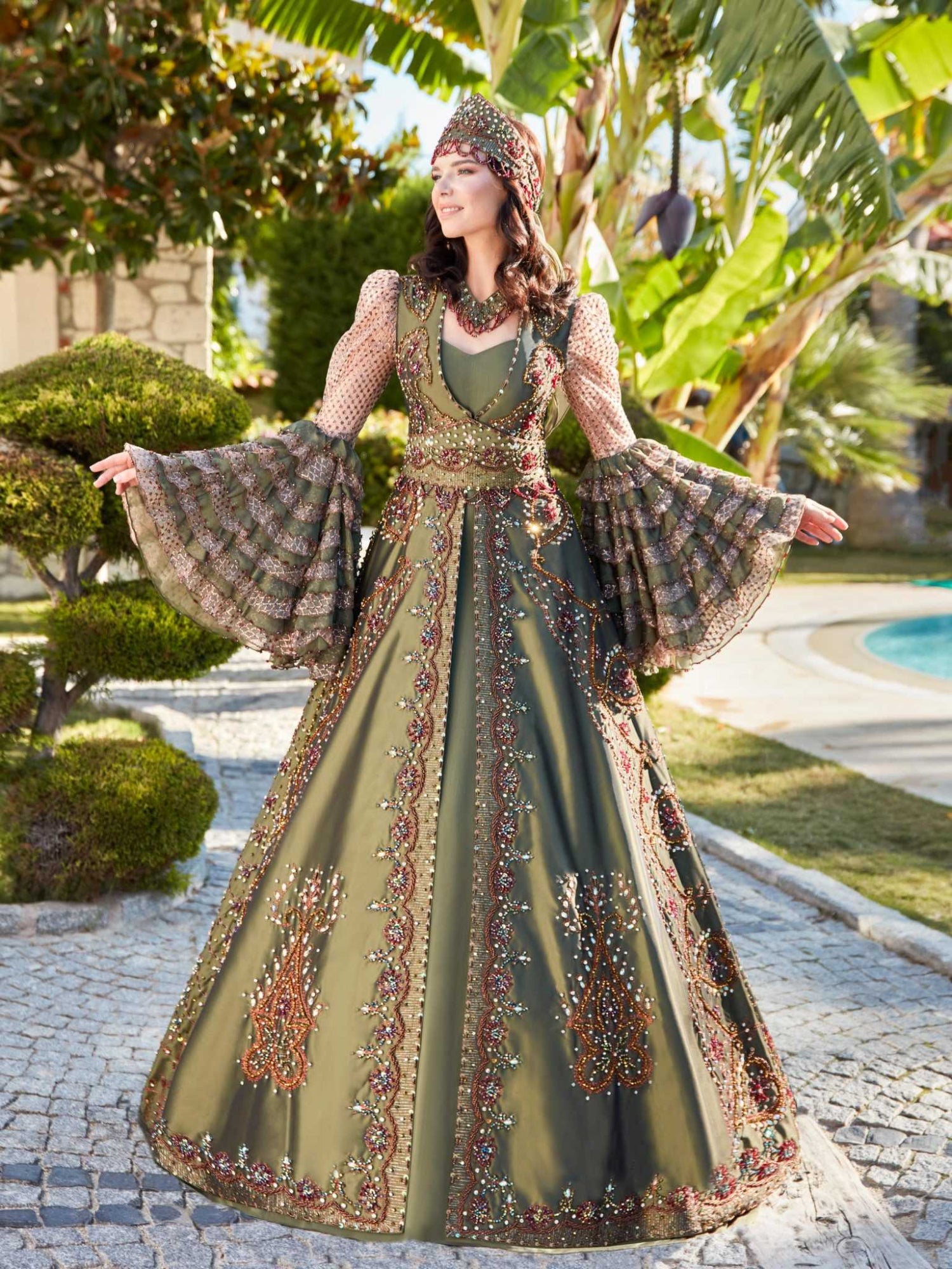 buy Turkish Traditional Green Full-length front view of the green floor-length wedding henna night kaftan dress by Sultan Dress