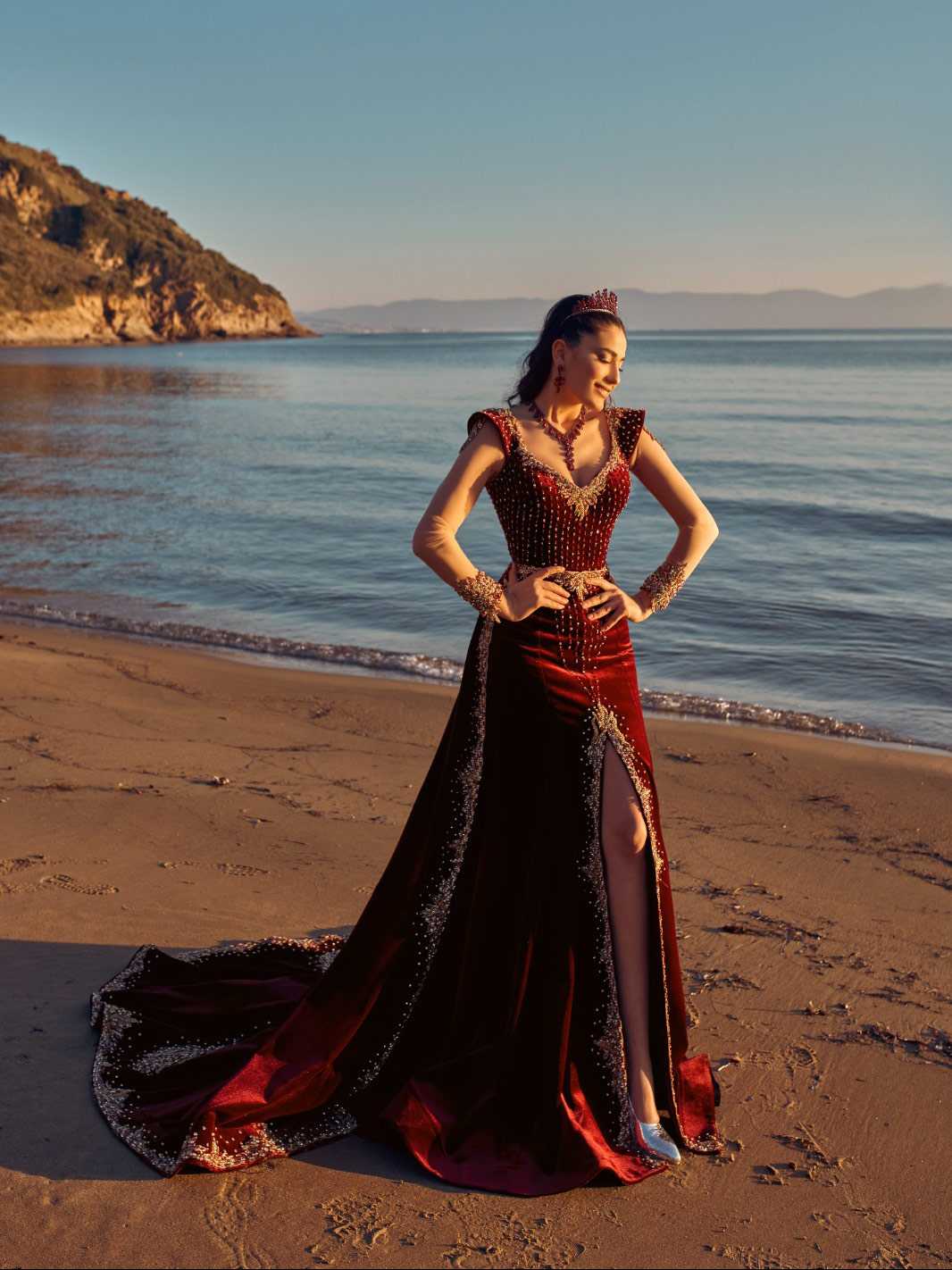 Red Elegant Long Evening Wear Gown - 36 Red Elegant Long Evening Wear Gown - 36