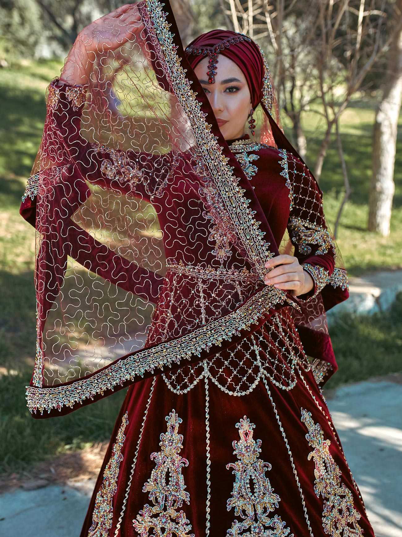red burgundy long sleeve embroidery sequined mehndi party bridal dress for ladies (2)