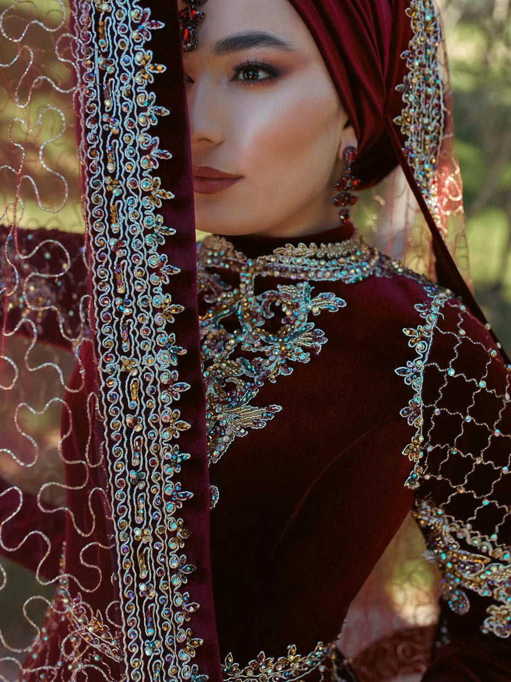 red burgundy long sleeve embroidery sequined mehndi party bridal dress for ladies (4)